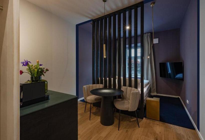 استودیوی استاندارد, Kalm Stay   A Design Apart