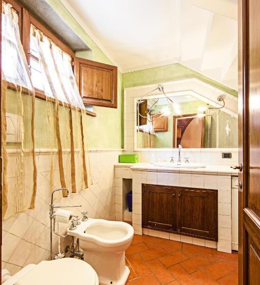 غرفة قياسية ثلاثية, Fonte Del Castagno