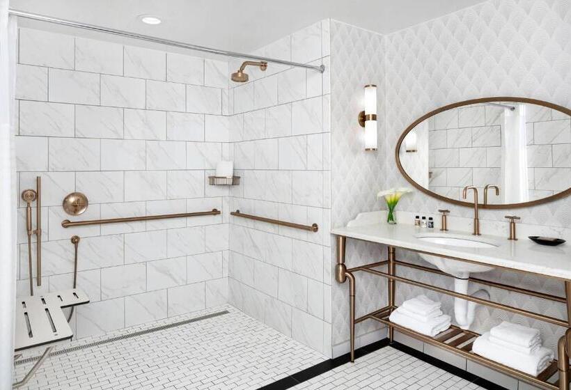 Номер Стандарт, Leveque, Autograph Collection