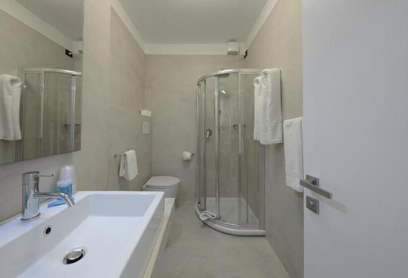 Triple Room Sea View, Monaco