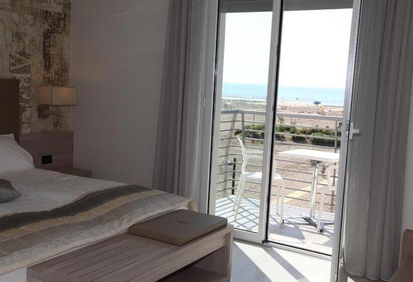 Triple Room Sea View, Monaco