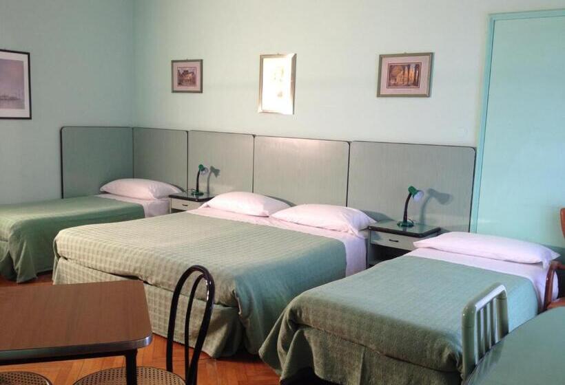 اتاق استاندارد چهارنفره با سرویس بهداشتی مشترک, Panorama Bologna Centro