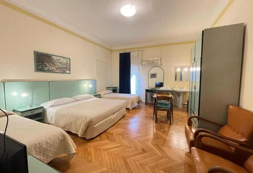 اتاق استاندارد سه تخته با سرویس بهداشتی مشترک, Panorama Bologna Centro