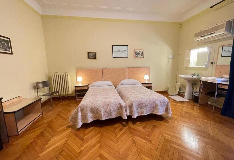 اتاق استاندارد با سرویس بهداشتی مشترک, Panorama Bologna Centro