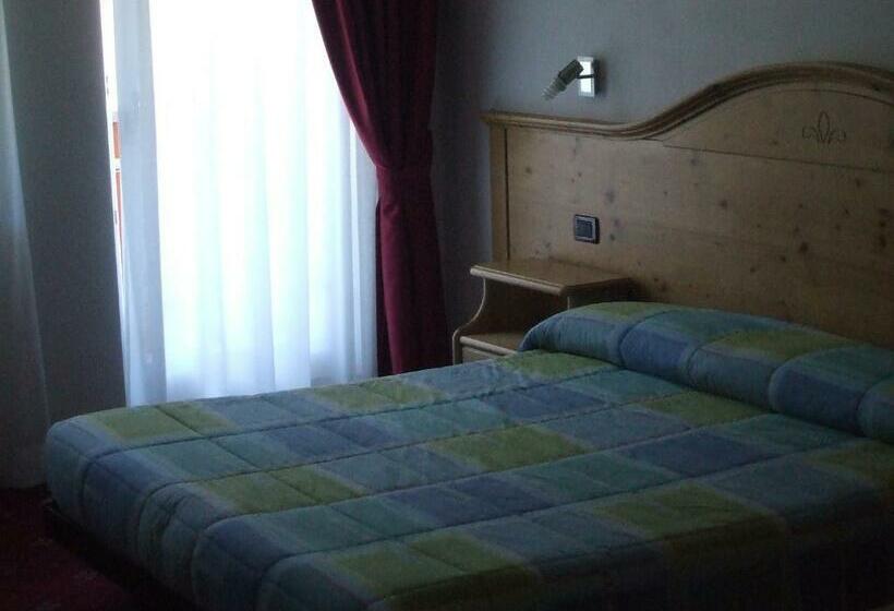 标准三人间, Garni Al Nardis