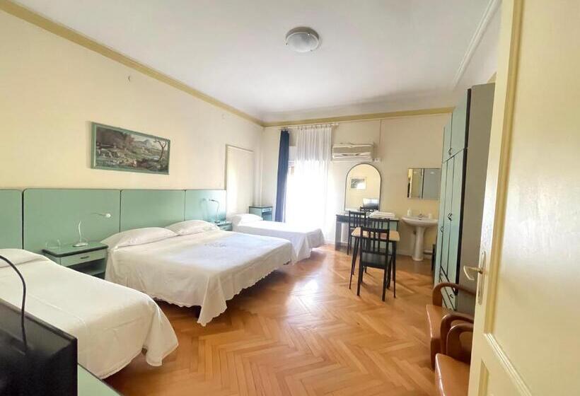 اتاق استاندارد چهارنفره با سرویس بهداشتی مشترک, Panorama Bologna Centro