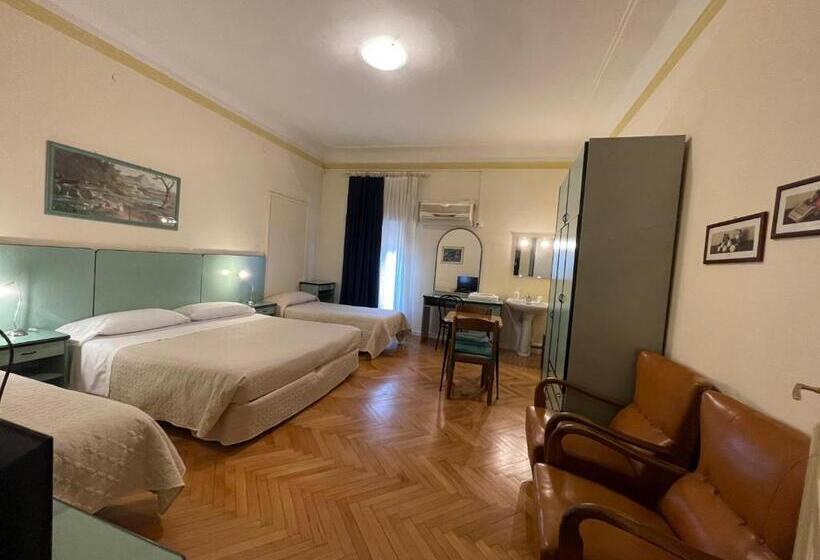 اتاق استاندارد سه تخته با سرویس بهداشتی مشترک, Panorama Bologna Centro