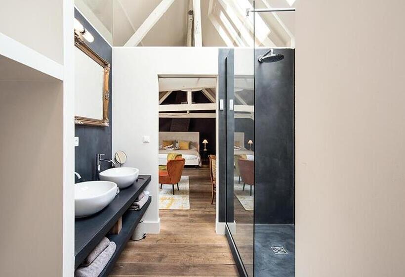 Suíte, Ganda Rooms & Suites