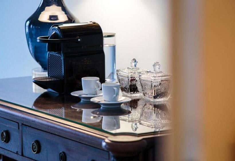 带城市景观的标准间, Dear Lisbon  Palace Chiado Suites