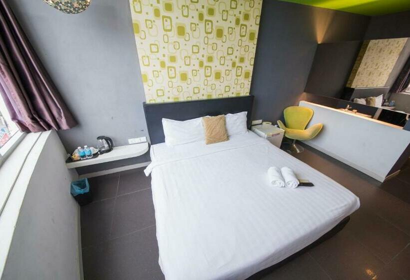 Deluxe Room, B&s Boutique