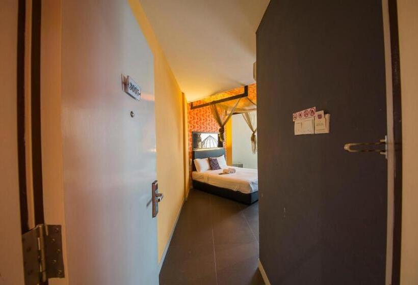 Deluxe Room, B&s Boutique