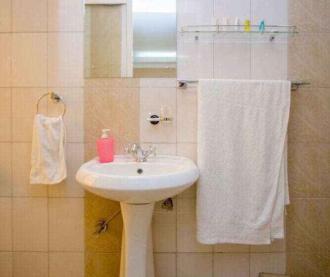 Deluxe Room, Capital Heights
