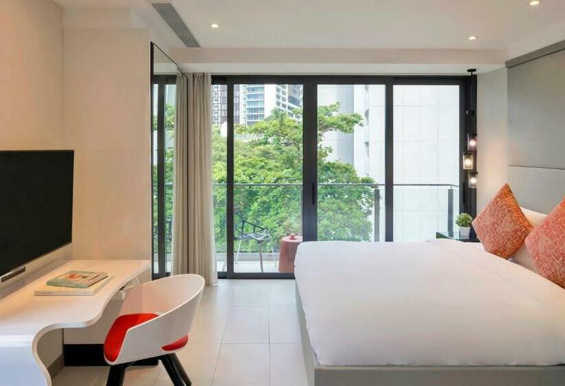 استودیوی لوکس, Oakwood Studios Singapore