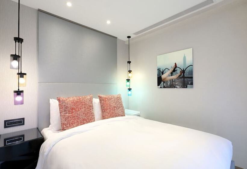 استودیوی لوکس, Oakwood Studios Singapore