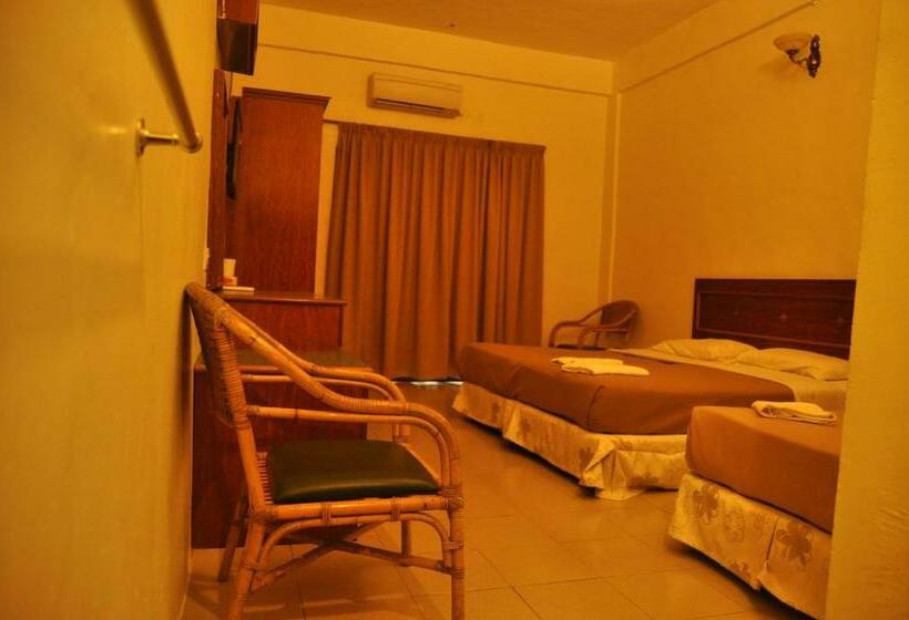 اتاق لوکس سه تخته, Pangkor Bay View Beach Resort