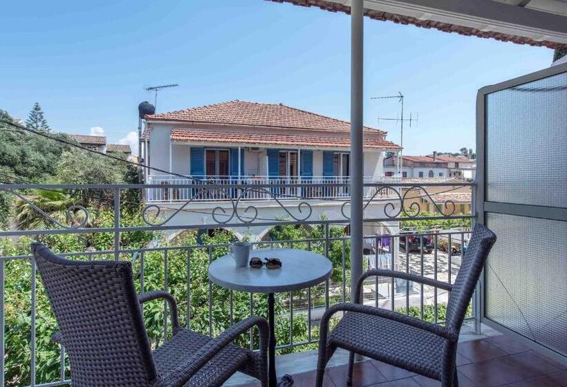 דירת חדר נוף לגינה, Marika Apartments