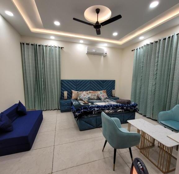 带大床的标准间, Regalia Home Sapphire Stay