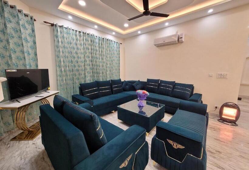 四人豪华间, Regalia Home Sapphire Stay