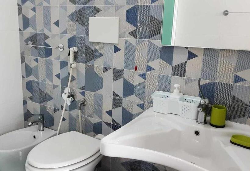 חדר סטנדרט מותאם לאדם עם מוגבלויות, B&b Salvo E Terry