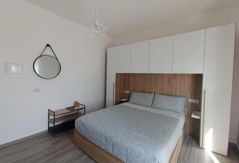 اتاق استاندارد چهار تخته با چشم‌انداز دریا, Casa Al Mare Luxury
