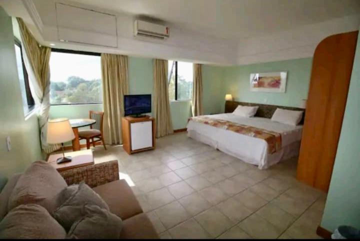 سوئیت با چشم‌انداز رودخانه, Tropical Executive Hotel Apt 606