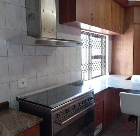 اتاق استاندارد چهار تخته, Pearl Guest House Kempton Park