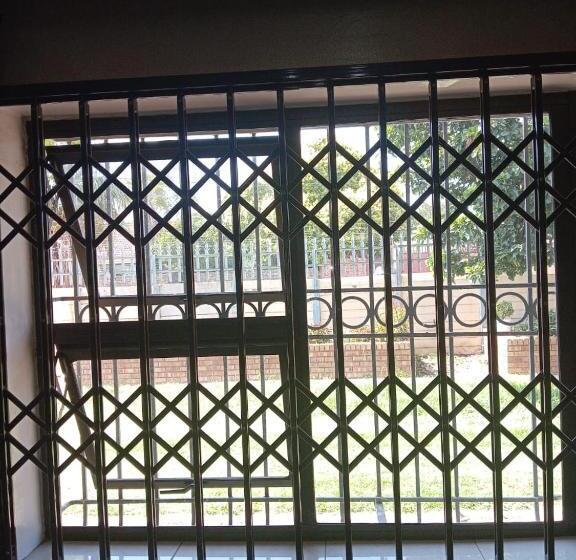 اتاق استاندارد با سرویس بهداشتی مشترک, Pearl Guest House Kempton Park