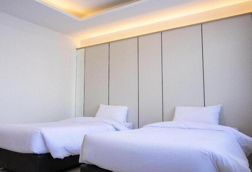 디럭스 룸, River Hotel   The Outstanding Venues Nakhon Pathom