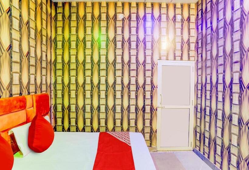 Трехместный Номер Классика, Oyo Yadav Restaurant & Family Rooms