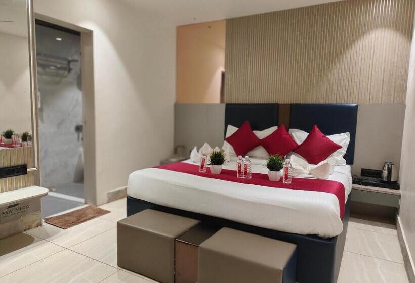 Номер Deluxe, Kiara Shirdi Park Inn