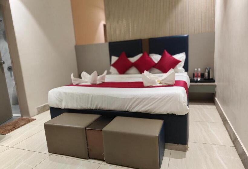 Номер Deluxe, Kiara Shirdi Park Inn