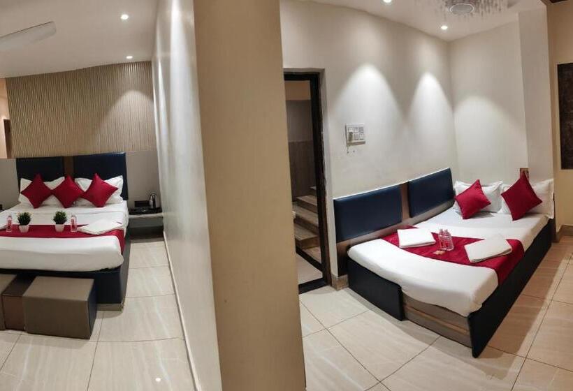 Семейный Номер Deluxe, Kiara Shirdi Park Inn