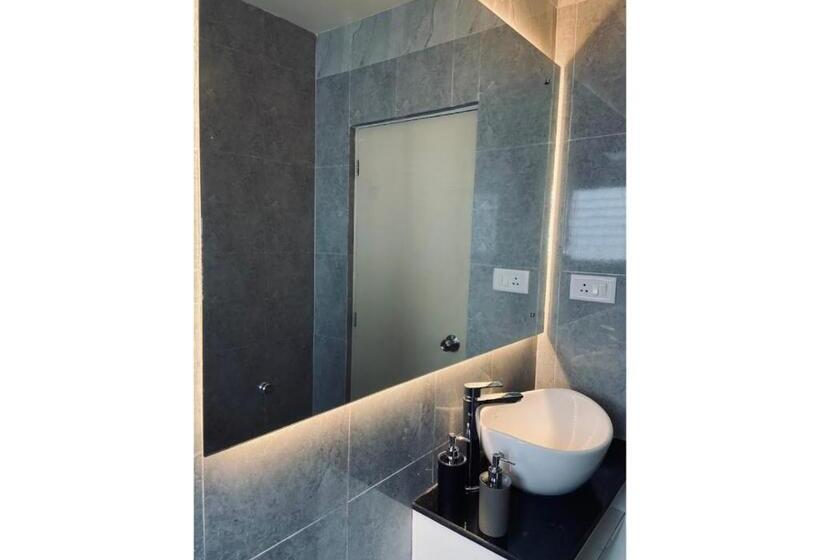 豪华房间, Sunset Homes Imphal