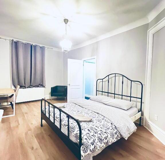 غرفة ديلوكس, O Canada Guest House