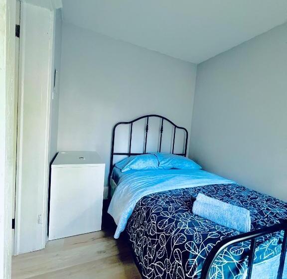 غرفة قياسية حمام مشترك, O Canada Guest House