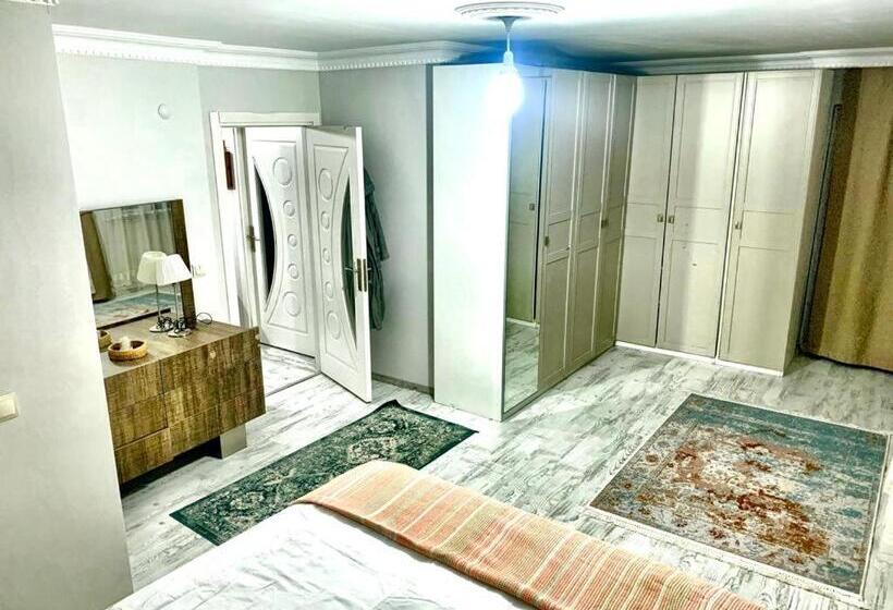 سوئیت با بالکن, Forest Villa ,6 Minute İstanbul Airport