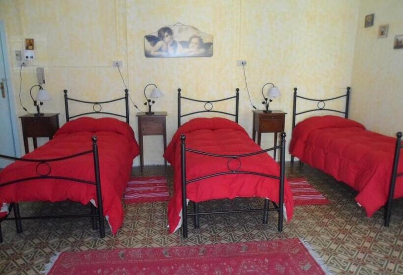 اتاق استاندارد سه تخته با سرویس بهداشتی مشترک, B&b Il Vecchio Messina