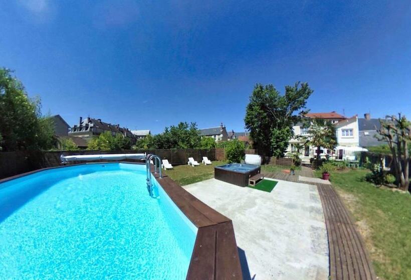 Номер Стандарт, Hôtel Le P'tit Monde