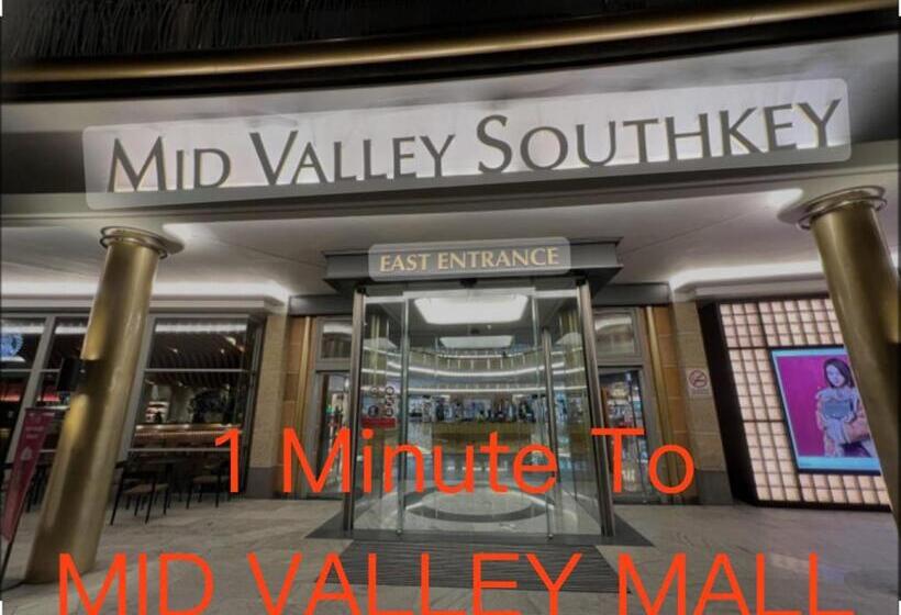 Апартаменты 2 Спальни, Midvalley Southkey Mosaic 6 9pax Netflix Smarttv70inch