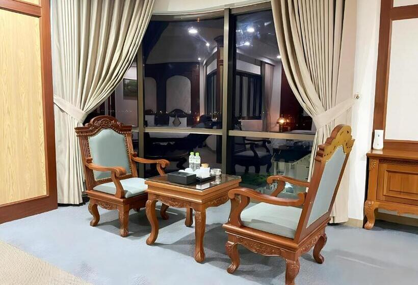 سوییت لوکس, Rex Hotel An Nhon