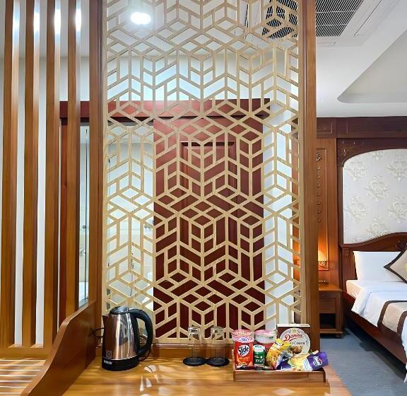 سوییت لوکس, Rex Hotel An Nhon