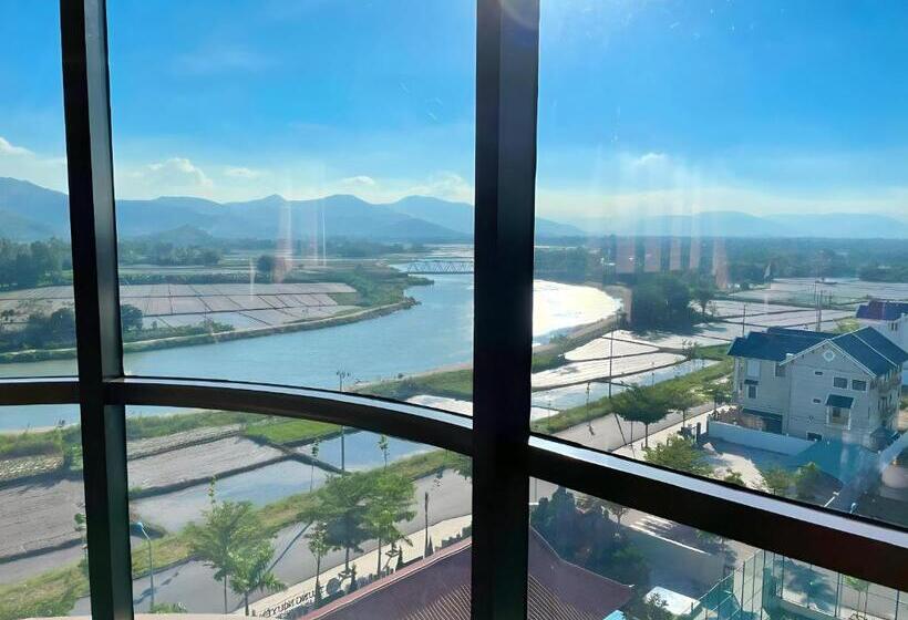 سوییت لوکس, Rex Hotel An Nhon