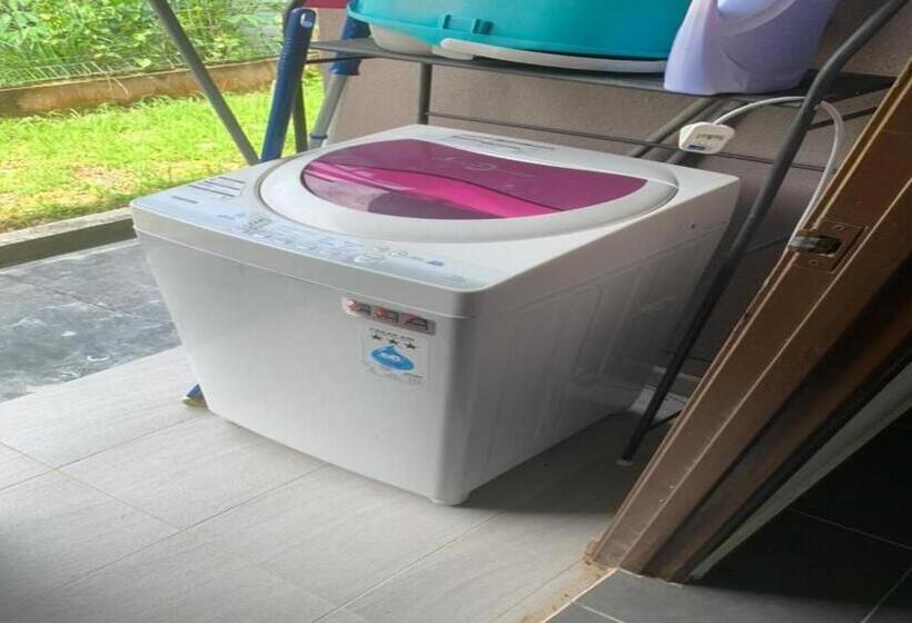 اتاق استاندارد با سرویس بهداشتی مشترک, Hostel Klia