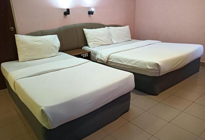 Трехместный Номер Deluxe, Oyo 90860 Wawasan Inn
