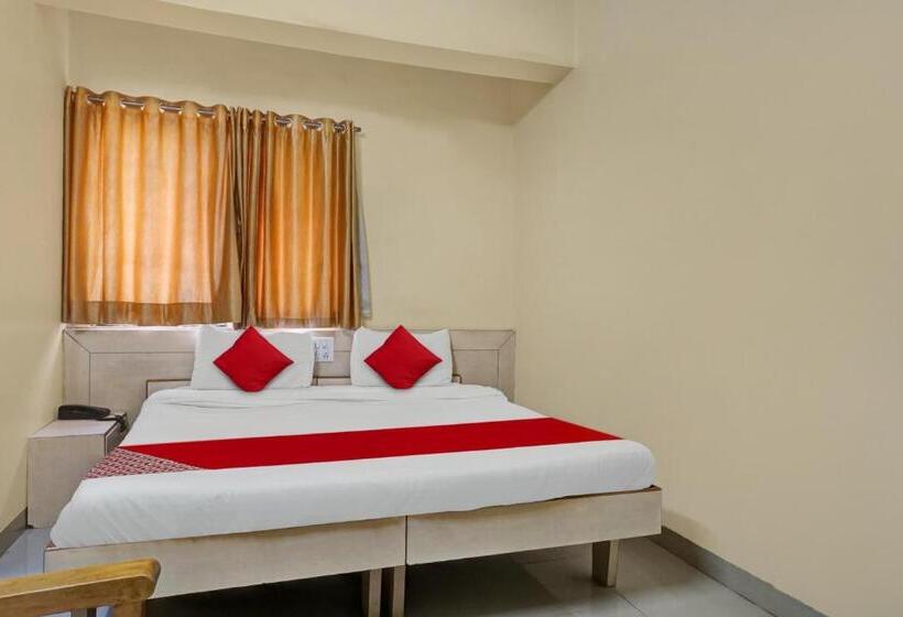 Трехместный Номер Классика, Oyo Sharanbasweshwar Executive Lodge