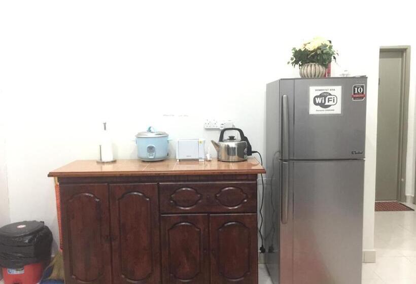 کلبه ییلاقی, Ana Guest House Jalan Airport Kuantan