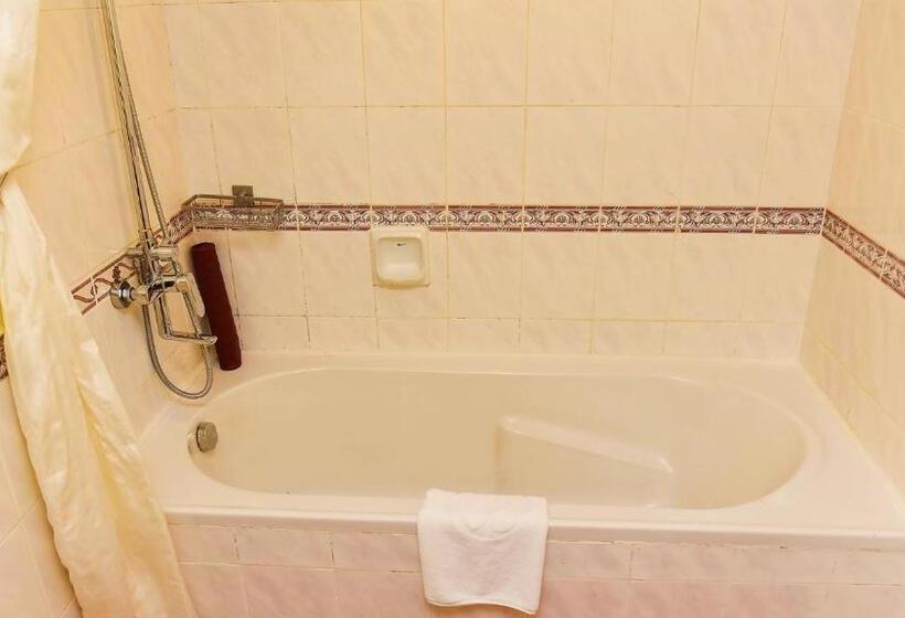 Люкс 3 Спальни, Lotus Desaru Beach Resort & Spa