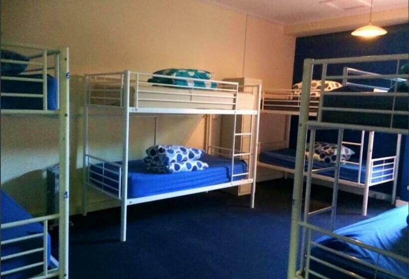Кровать в Общей Комнате, Port Adelaide Backpackers