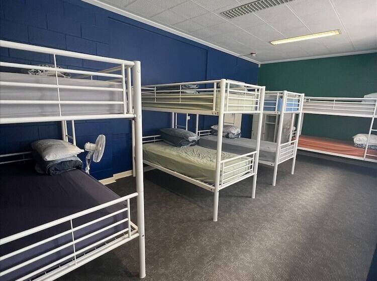 Кровать в Общей Комнате, Port Adelaide Backpackers