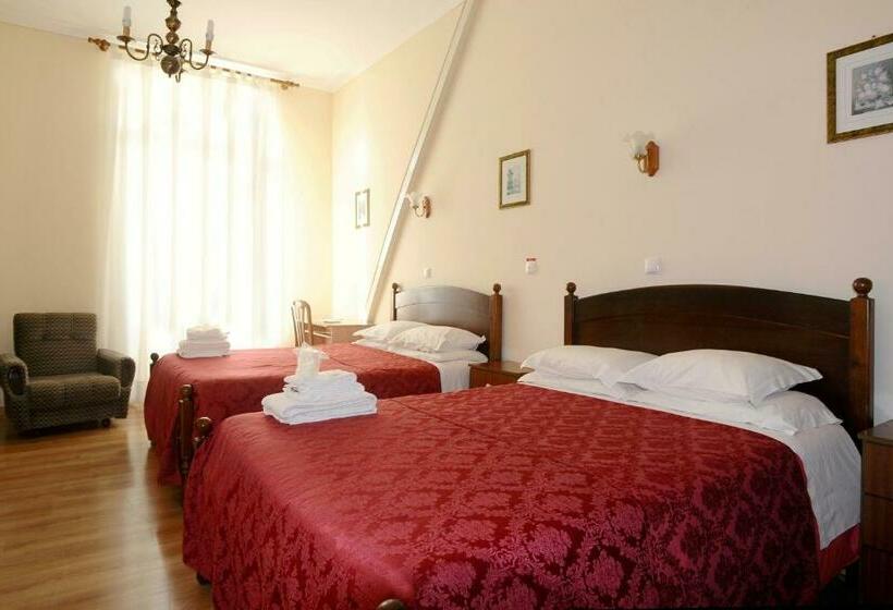 Четырехместный Номер Стандарт, Central Guest House